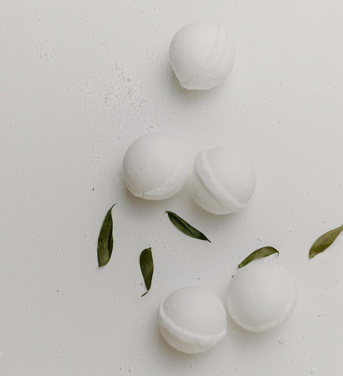DIY Toilet Cleaning Fizzies | By Robin Creations